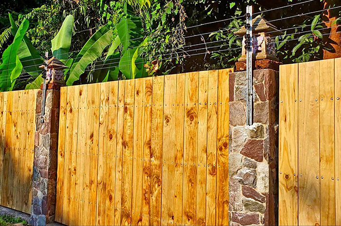 รั้วไม้ PP Fence (พีพีเฟ้นซ์)